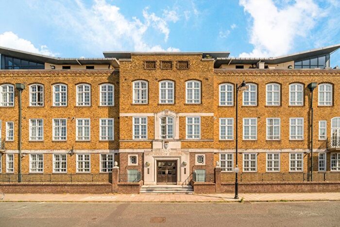 Studio For Sale In Ferndale Road, Clapham, SW4