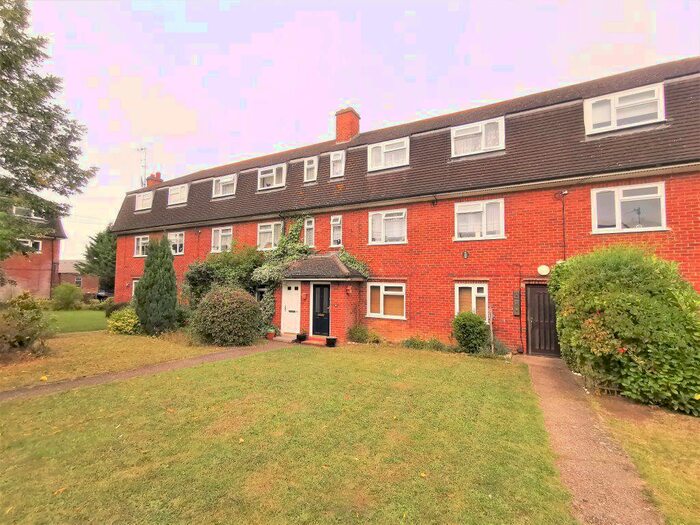 1 Bedroom Property To Rent In Queensway, Ongar, Essex, CM5