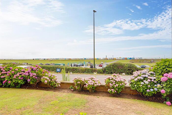 2 Bedroom Flat For Sale In Brighton Road, Lancing, BN15