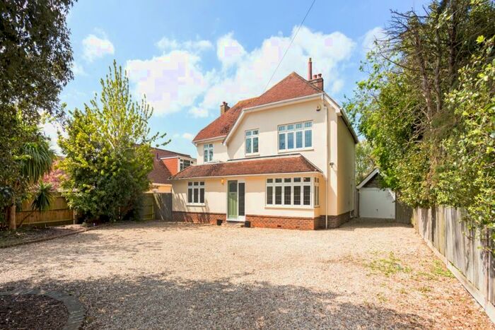 4 Bedroom Detached House To Rent In Barrack Lane Aldwick, PO21