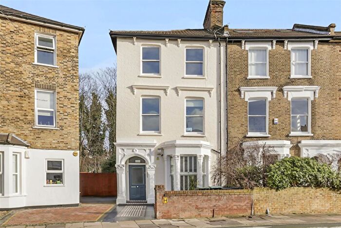 2 Bedroom Flat For Sale In Florence Road, Stroud Green, N4