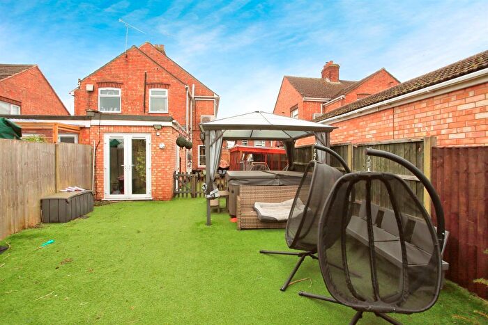 2 Bedroom Semi-Detached House For Sale In Lincoln Road, Werrington, Peterborough, PE4