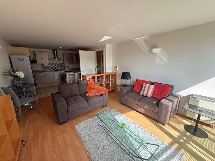 2 Bedroom Flat To Rent In Whitworth Street West, Manchester, M1