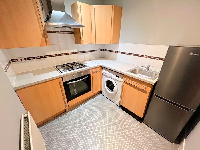 2 Bedroom Flat To Rent In High Street, Paisley, PA1