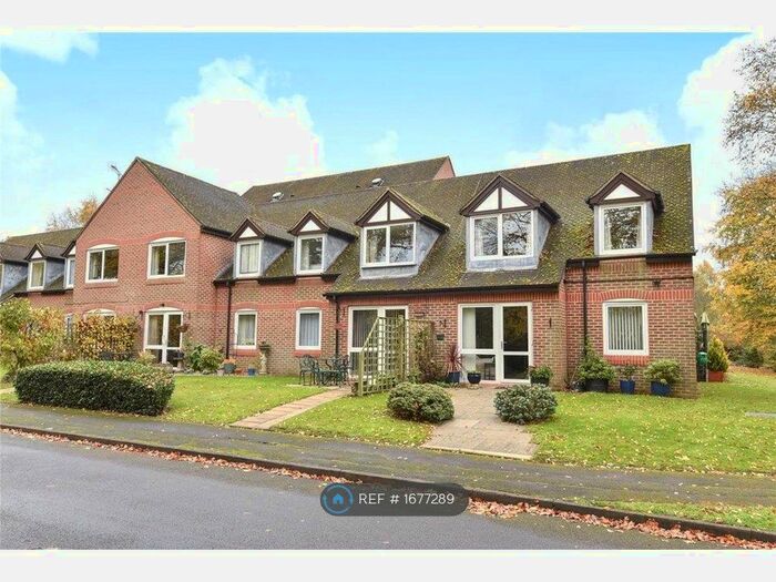 1 Bedroom Flat To Rent In Mckernan Court, Sandhurst, GU47