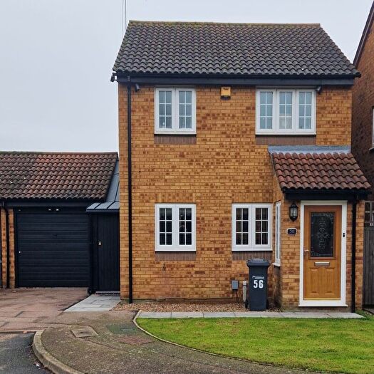 3 Bedroom Detached House For Sale In Benedictine Gate, Waltham Cross, EN8