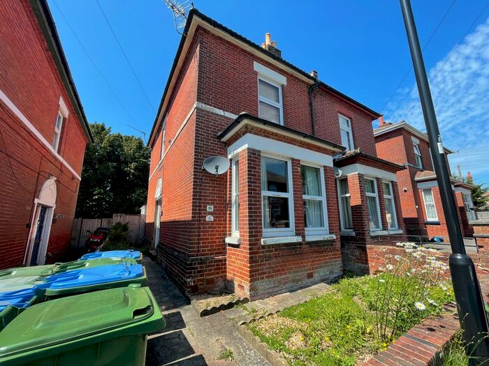 1 Bedroom Maisonette To Rent In St. Annes Road, Southampton, SO19