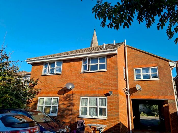 1 Bedroom Apartment To Rent In Waterloo Road, Southampton, SO15