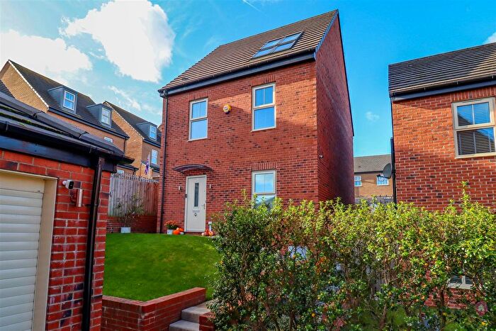4 Bedroom Detached House For Sale In Berrisford Avenue, Eckington, Sheffield, S21
