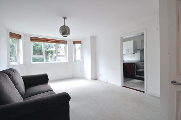 2 Bedroom Flat To Rent In St. James's Drive, London, SW12