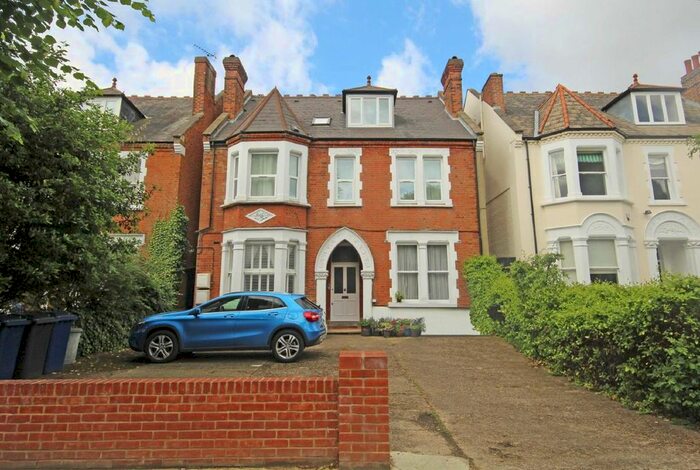 2 Bedroom Flat To Rent In Mount Park Road, London, W5