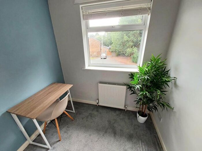 3 Bedroom End Of Terrace House For Sale In Broomfield Close, Wilmslow, SK9