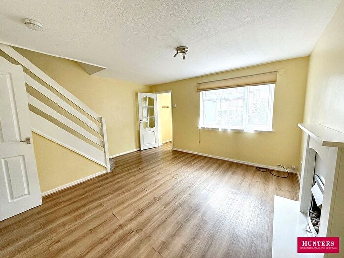 3 Bedroom Terraced House To Rent In Bryant Close, Barnet, EN5