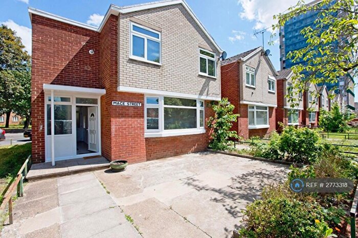 4 Bedroom End Of Terrace House To Rent In Mace Street, London, E2