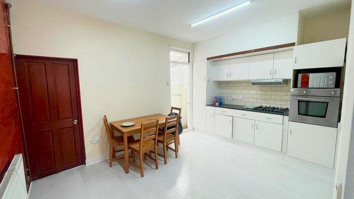 3 Bedroom Property To Rent In Lansfield Avenue, London, N18