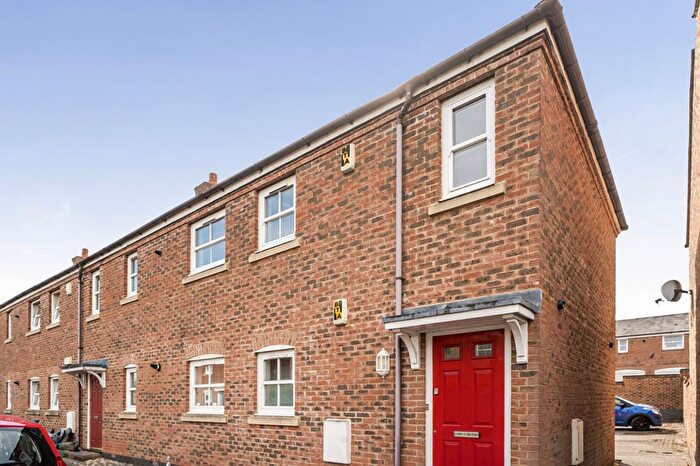 1 Bedroom Maisonette For Sale In Great Meadow Way, Aylesbury, Buckinghamshire, HP19