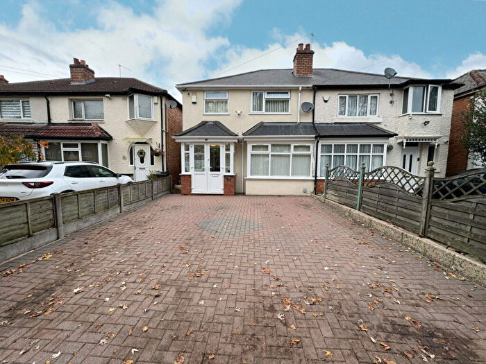 3 Bedroom Semi Detached House For Sale In Scribers Lane, Hall Green, B28