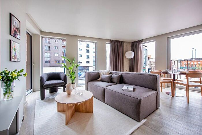 2 Bedroom Apartment To Rent In Addington Street, Manchester, Greater Manchester, M4