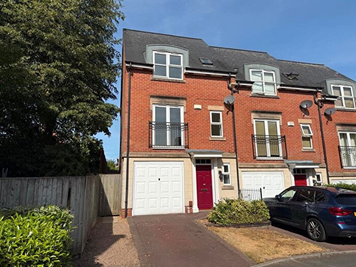 3 Bedroom Town House For Sale In St Katherine Court, Derby, Derby, DE22