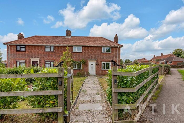 3 Bedroom Semi-Detached House For Sale In Manor Road, Long Stratton, Norwich, NR15