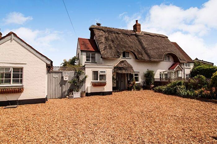 2 Bedroom Cottage For Sale In Silver Street, Great Barford, MK44