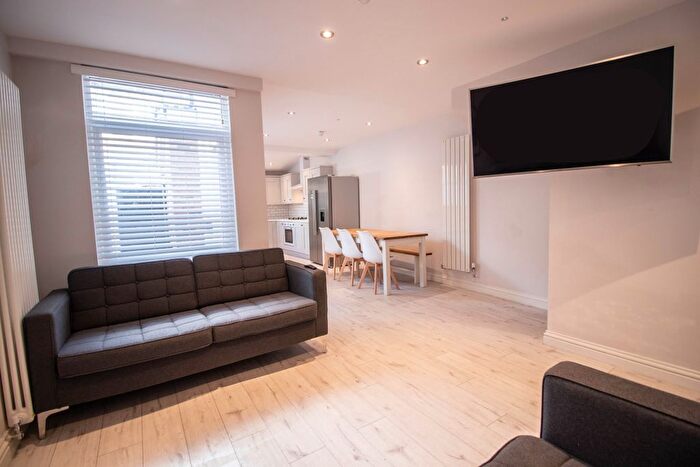 7 Bedroom Terraced House To Rent In Langton Road, Liverpool, L15