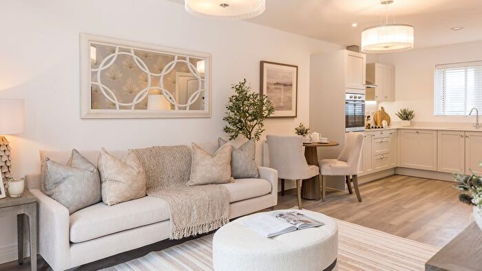 1 Bedroom Flat For Sale In "Austen Court First Floor" At Worting Park Avenue, Off Worting Road, Basingstoke, RG23