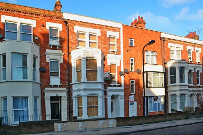 1 Bedroom Flat To Rent In Gascony Avenue, West Hampstead, NW6