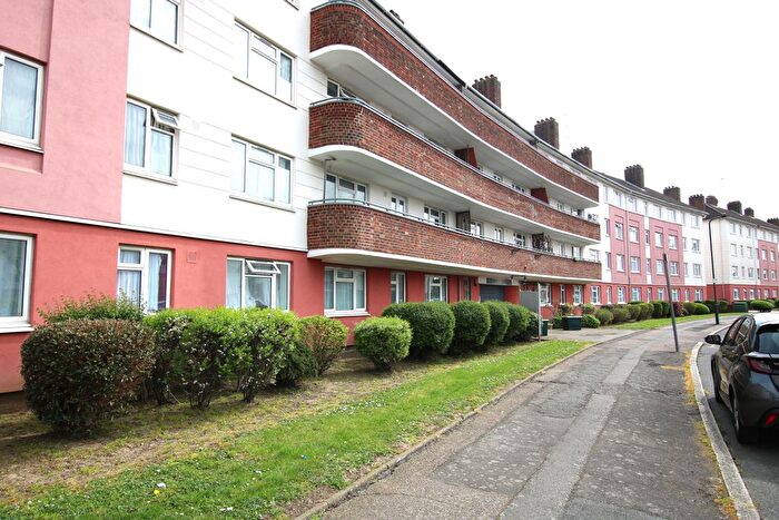 2 Bedroom Flat For Sale In Hugh Gaitskell House, Harlesden, NW10