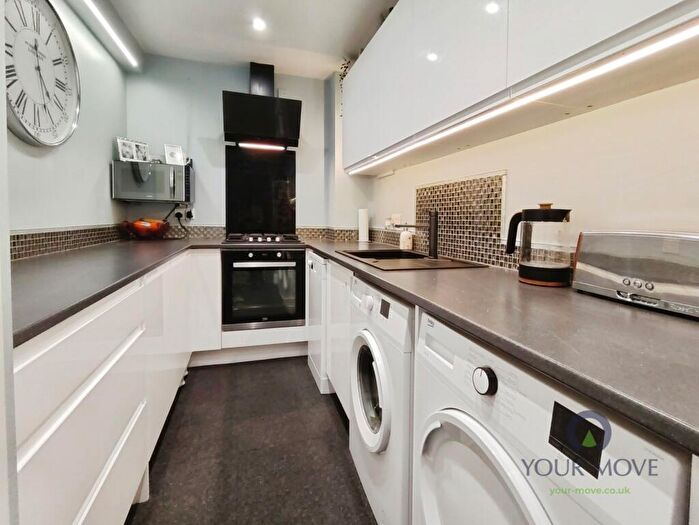 1 Bedroom Flat For Sale In Edward Court, Capstone Road, Chatham, Kent, ME5