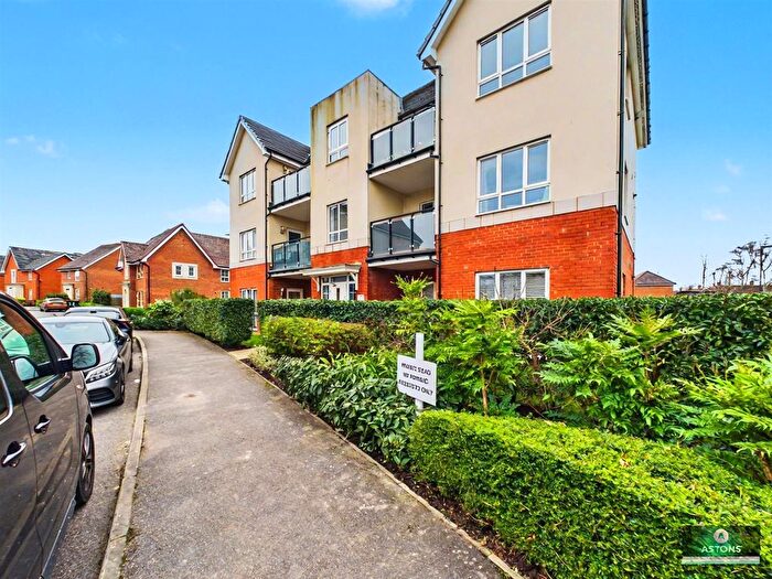 2 Bedroom Flat For Sale In Bedivere Road, Crawley, RH11