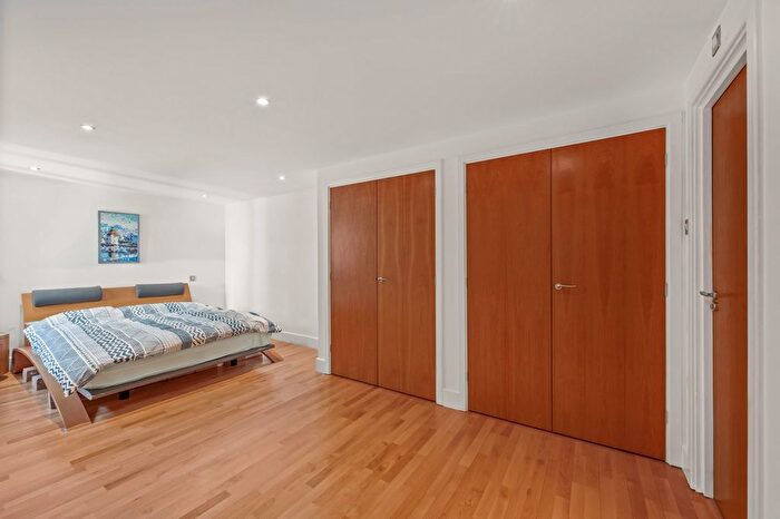 2 Bedroom Flat For Sale In St. Martin's Lane, Charing Cross, WC2N - Photo 4