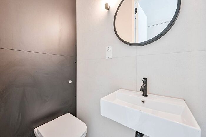 Studio To Rent In Woolwich Road, Woolwich, SE7