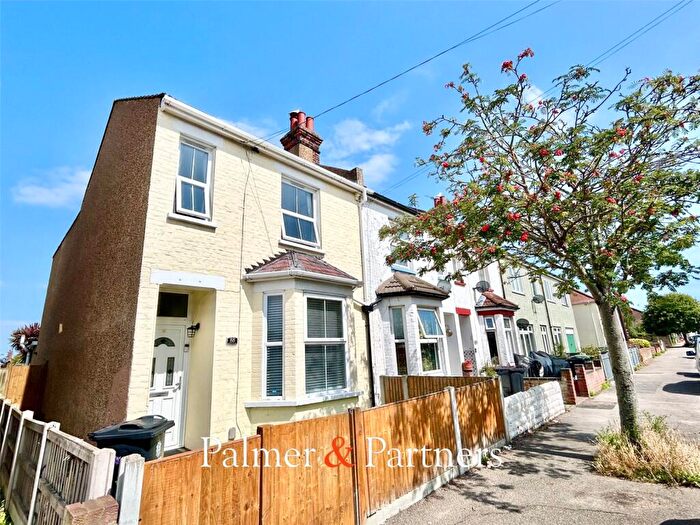 3 Bedroom End Of Terrace House For Sale In Oxford Crescent, Clacton-on-Sea, Essex, CO15