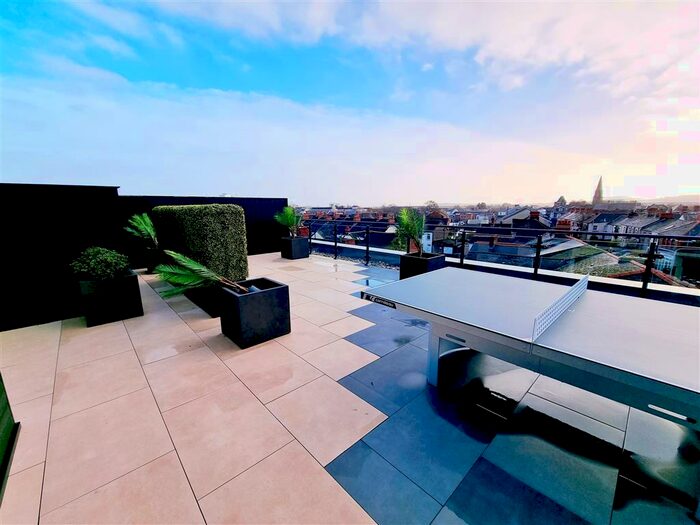 2 Bedroom Flat To Rent In Tair Erw Gain, CF11