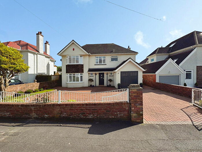 3 Bedroom Detached House For Sale In Victoria Avenue, Porthcawl, CF36