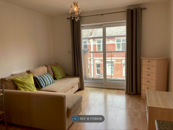 2 Bedroom Flat To Rent In Elm Grove, Southsea, PO5