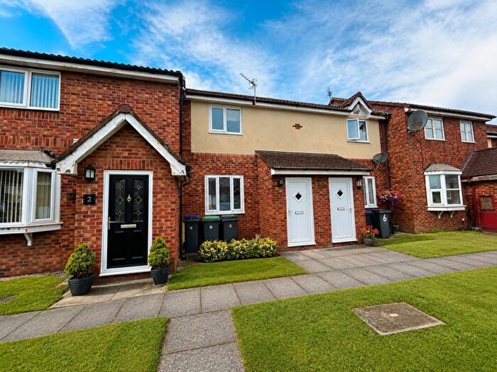 2 Bedroom Property To Rent In Gardeners Mews, Blackpool, FY1