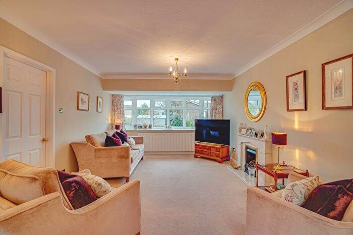 4 Bedroom Detached House For Sale In St. Pauls Road, Sarisbury Green, SO31