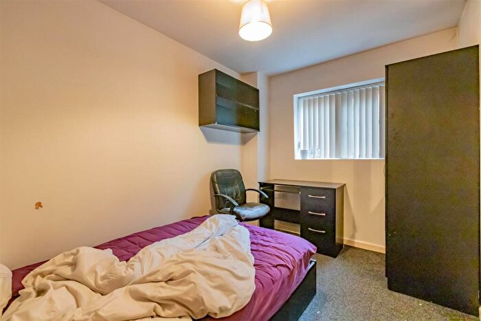 6 Bedroom House To Rent In Hubert Road, Birmingham, B29