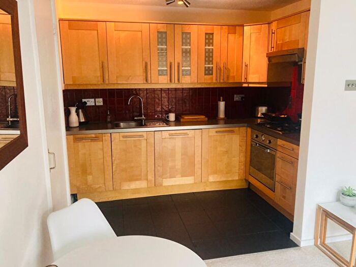 1 Bedroom Flat For Sale In Mallard Place, Strawberry Hill Riverside, TW1