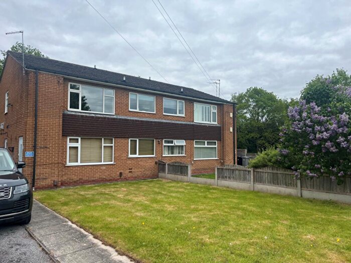 2 Bedroom Maisonette To Rent In Stapleford Close, Sale, M33