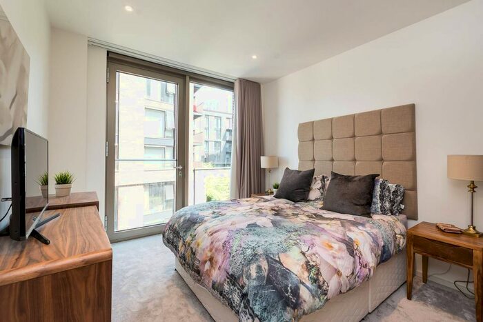 2 Bedroom Flat To Rent In New Union Square, Nine Elms, London, SW11