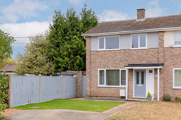 3 Bedroom Semi-Detached House For Sale In St. Giles, Bletchingdon, OX5