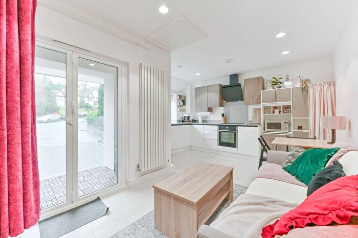 1 Bedroom Flat For Sale In Brancaster Lane, Croydon, Purley, CR8