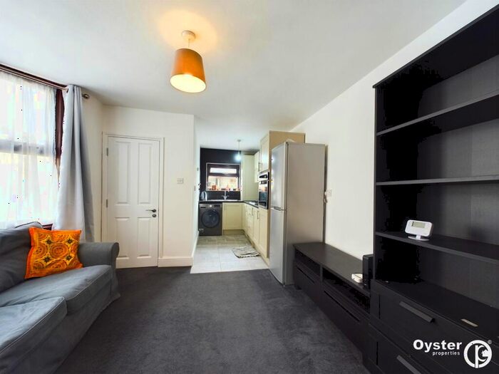 2 Bedroom Flat To Rent In Clements Road, London, E6