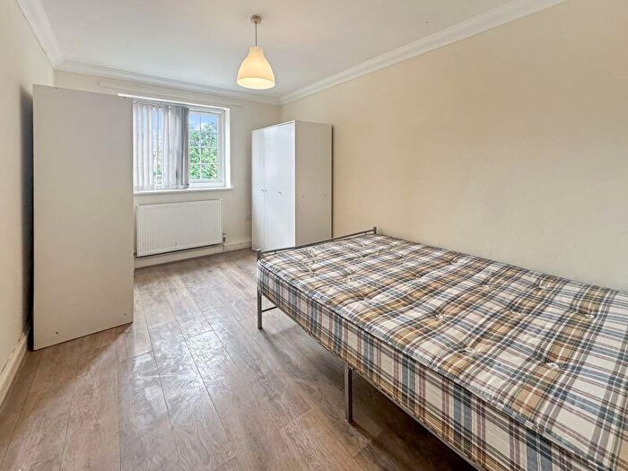1 Bedroom Flat To Rent In Langley Road, Slough, SL3