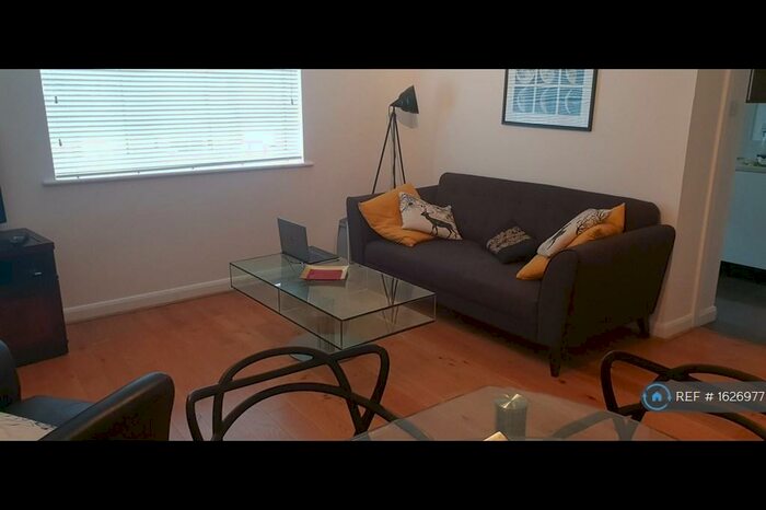 2 Bedroom Flat To Rent In Rouel Road, London, SE16