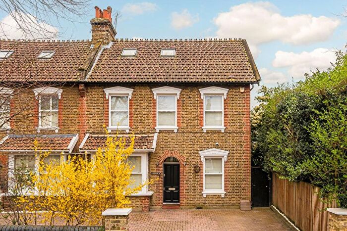 4 Bedroom Semi Detached House For Sale In St. Stephens Road, Hounslow, TW3