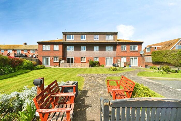 1 Bedroom Flat For Sale In Central Avenue, Telscombe Cliffs, Peacehaven, BN10